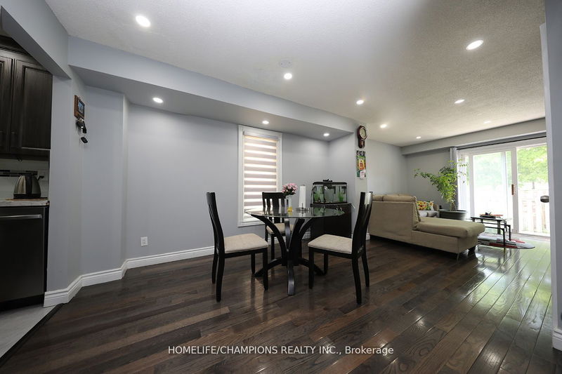 20 Horseshoe Cres  Toronto, M1B 4S5 | Image 4