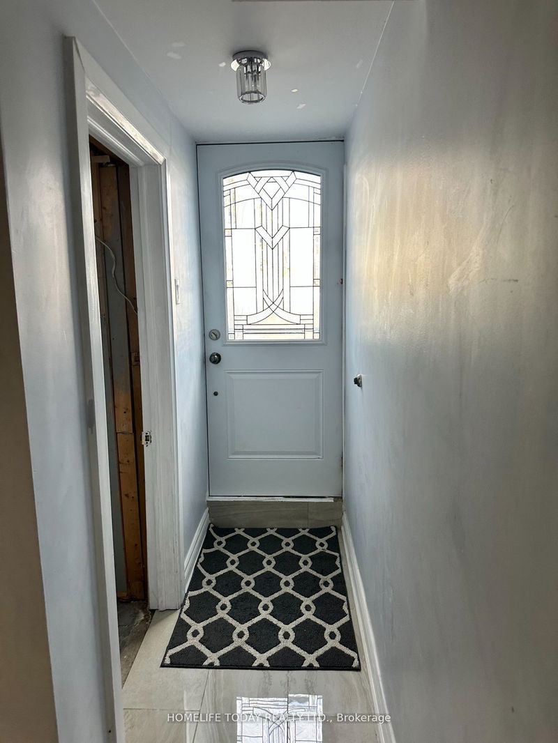 home for lease on Bsmt-20 Phillip Avenue