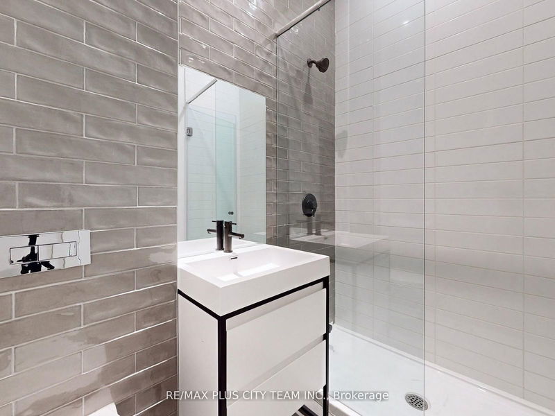  206 - 150 Logan Ave  Toronto, M4M 0E4 | Image 11