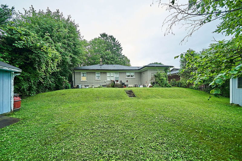 8 Scarborough Golf Club Rd  Toronto, M1M 3C5 | Image 2