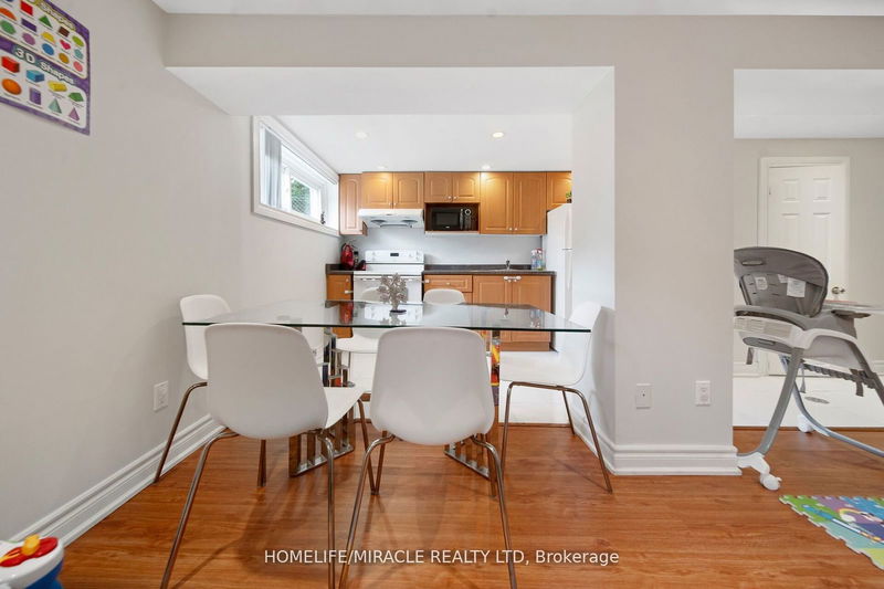 90 Deanvar Ave  Toronto, M1R 2N3 | Image 21