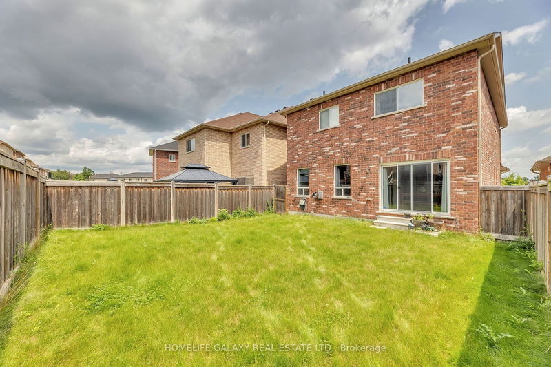 2560 Standardbred Dr E Oshawa, L1L 0H9 | Image 3