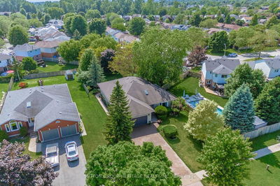 2486 Trulls Rd, Clarington - Courtice image-0-3