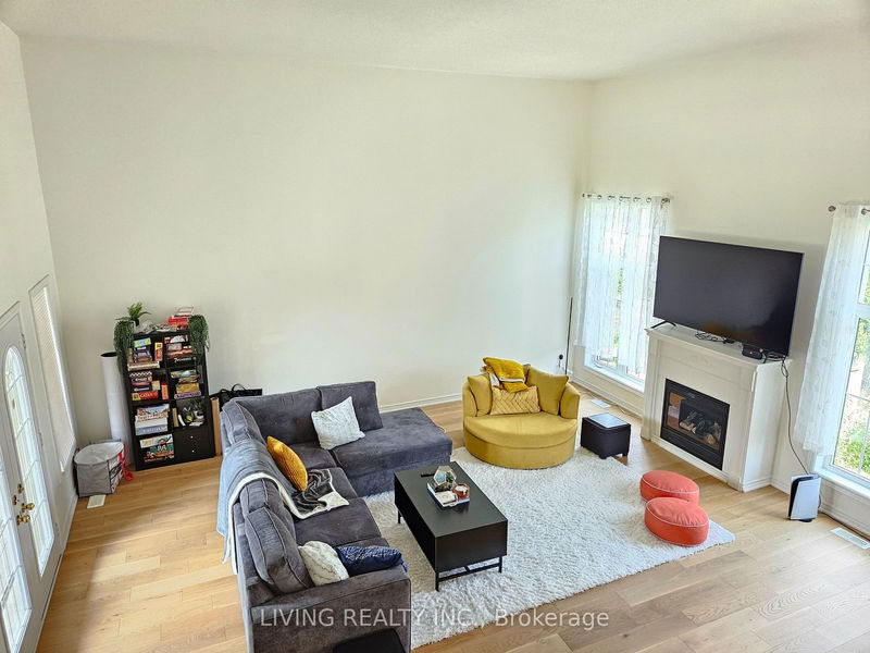 home for lease on Upper-29 Seward Crescent
