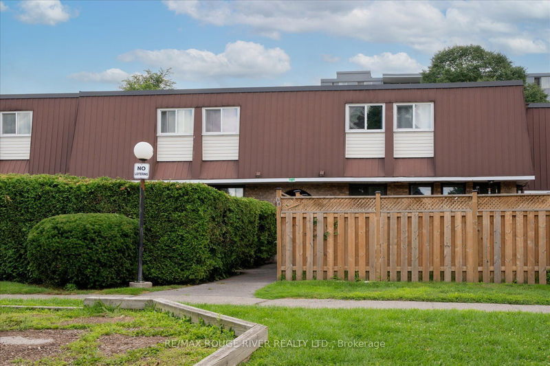 home for sale on 86-1333 Mary Street N