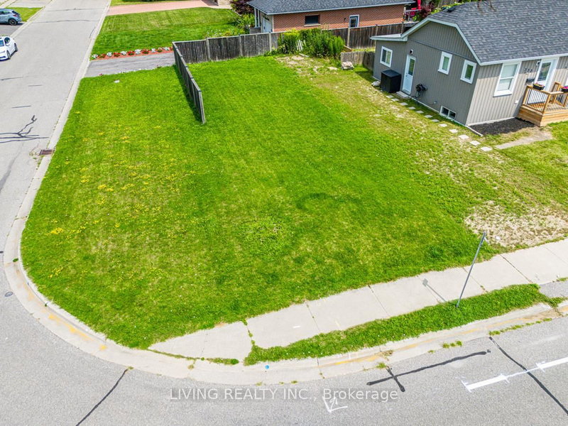 336 Annapolis Ave, Oshawa, L1J 2X9 | Image 2