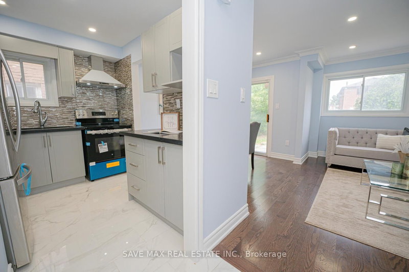 82 Chatfield Dr, Ajax, L1T 2J9 | Image 3