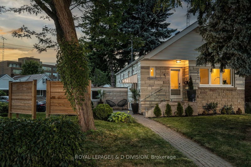 4 Joanith Dr  Toronto, M4B 1S7 | Image 2