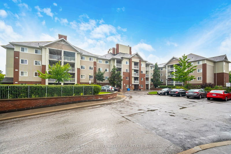home for sale on 204-5235 Finch Avenue E