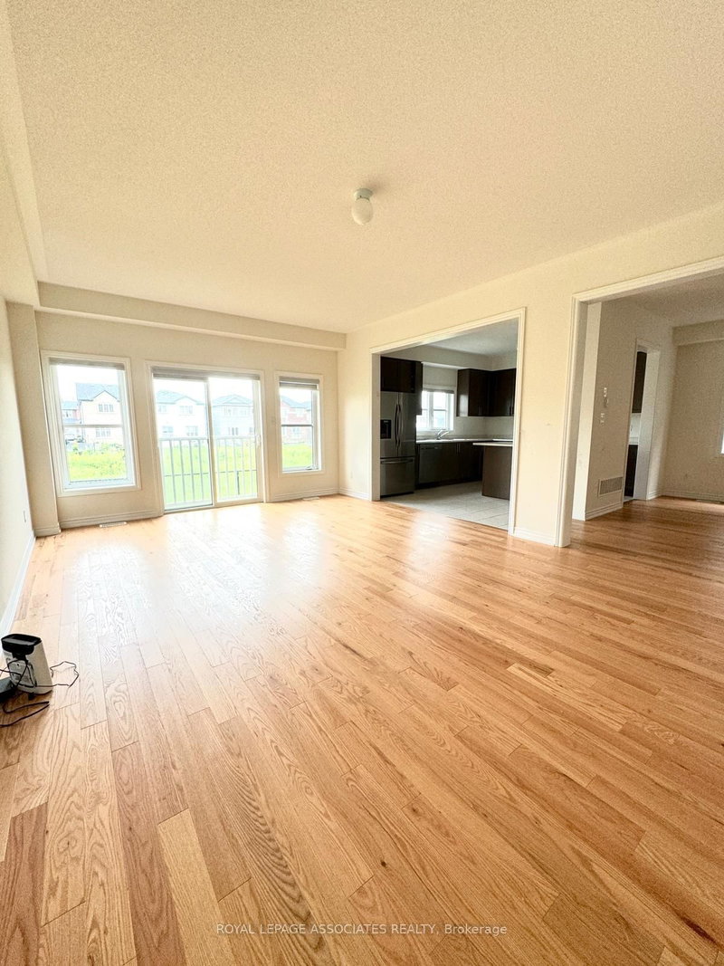Upper - 1108 Skyridge Blvd, Pickering, L1X 2R2 | Image 2