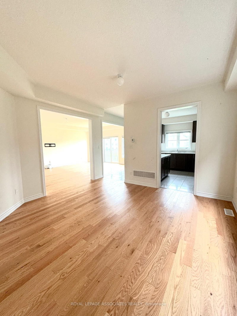 Upper - 1108 Skyridge Blvd, Pickering, L1X 2R2 | Image 3