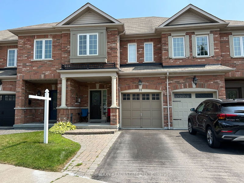 home for lease on 31 Summerside Avenue
