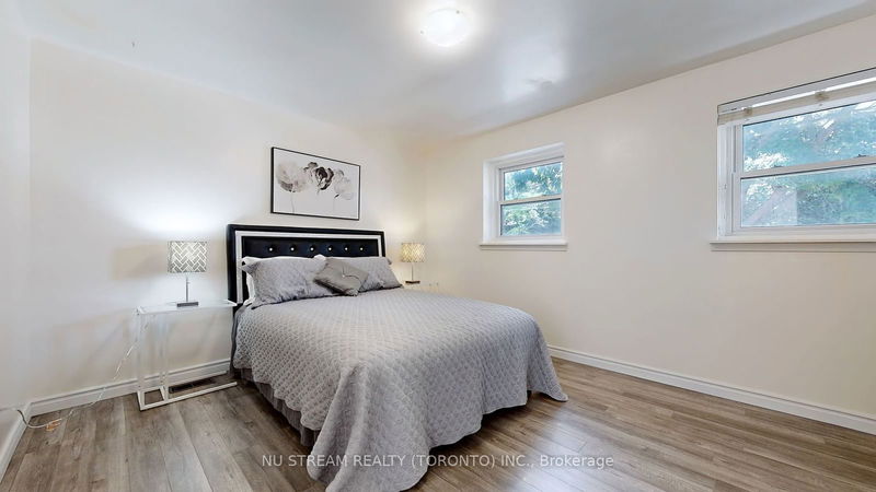 61 Manorglen Cres  Toronto, M1S 1W3 | Image 29