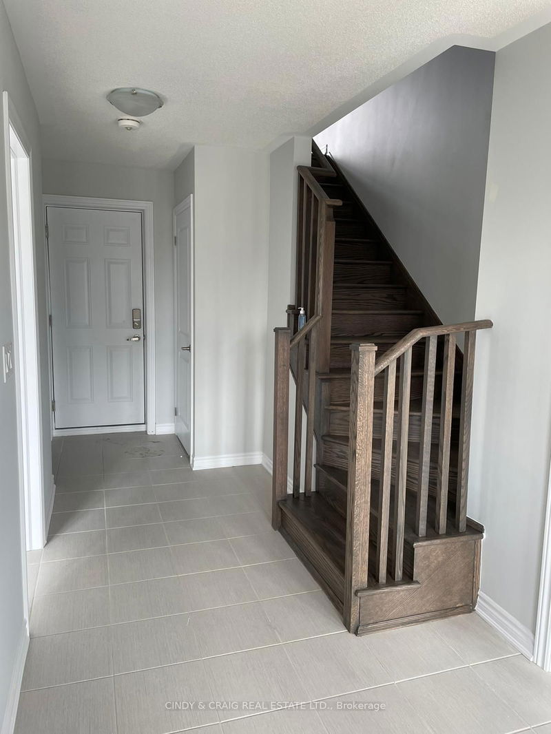 home for lease on 19 Porcelain Way