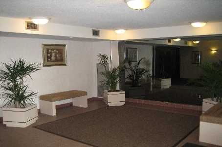 1005 - 15 Sewells Rd, Toronto, M1B3V7 | Image 2