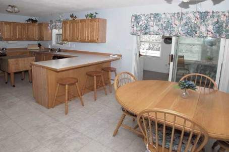 524 Lisbon Crt, Oshawa, L1J6R3 | Image 3