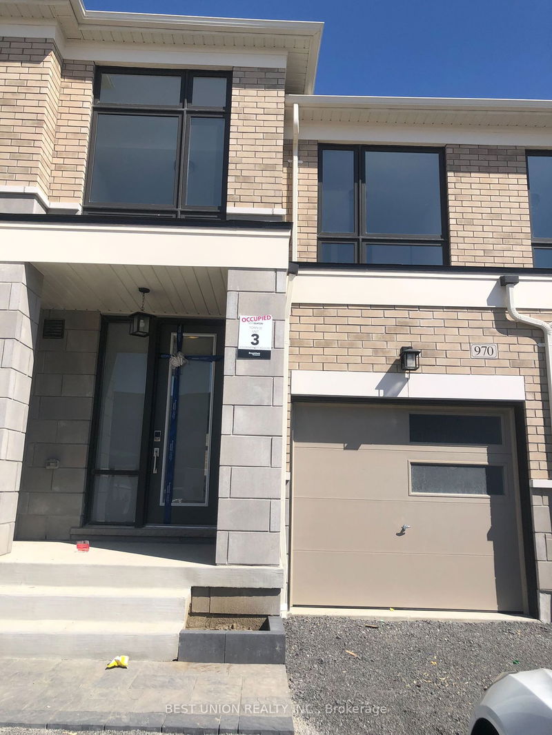home for lease on 32-03-970 Crowsnest Hollow Avenue S