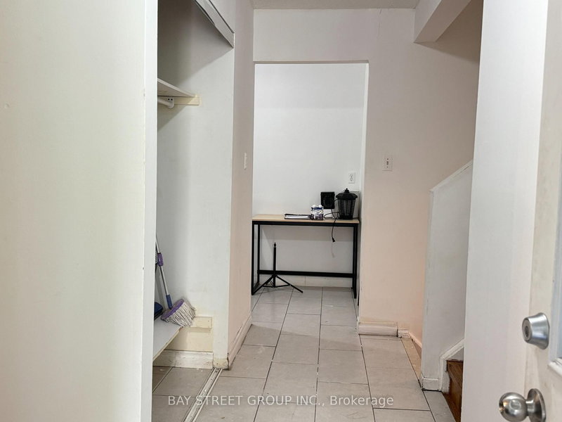 18 Camberley Crt, Toronto, M1B 2S6 | Image 2