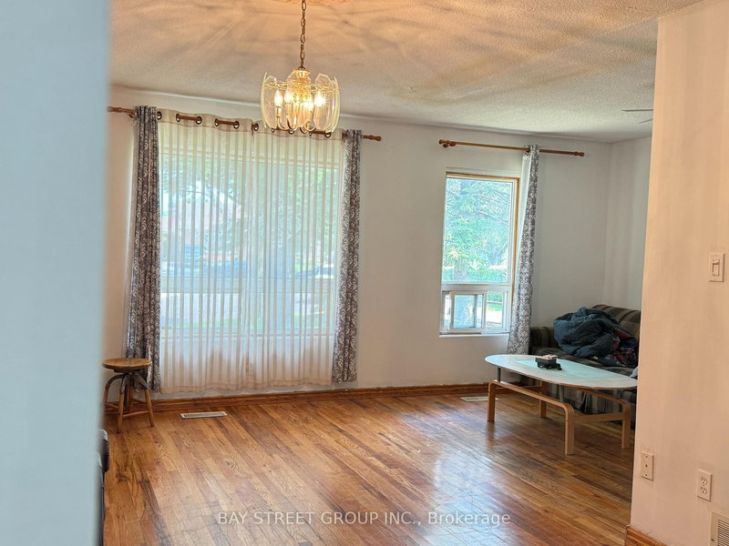 18 Camberley Crt, Toronto, M1B 2S6 | Image 3