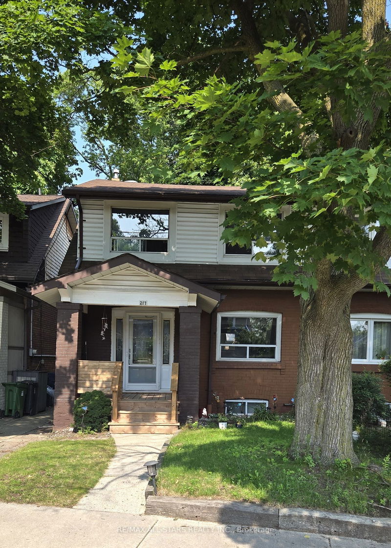home for sale on 217 Golfview Avenue