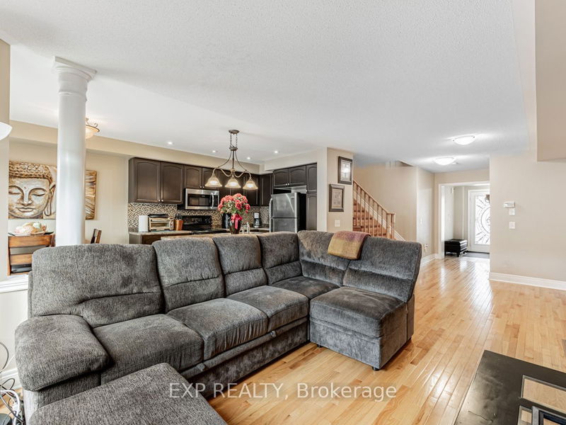 25 Dewell Cres  Clarington, L1E 0B7 | Image 10