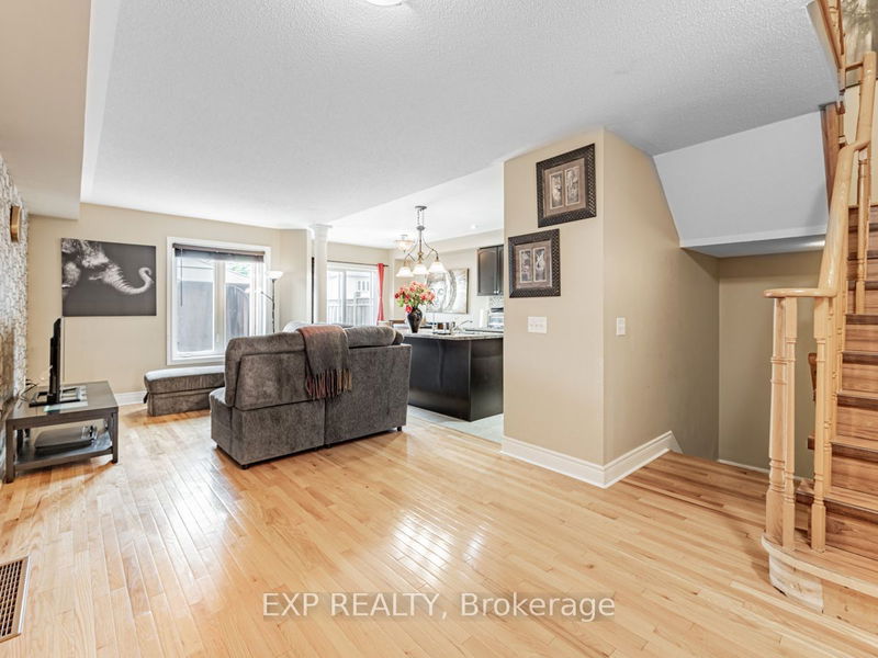 25 Dewell Cres  Clarington, L1E 0B7 | Image 7