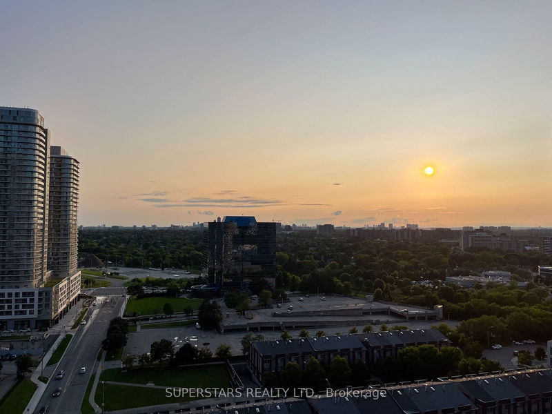 home for lease on 2003-151 Village Green Square