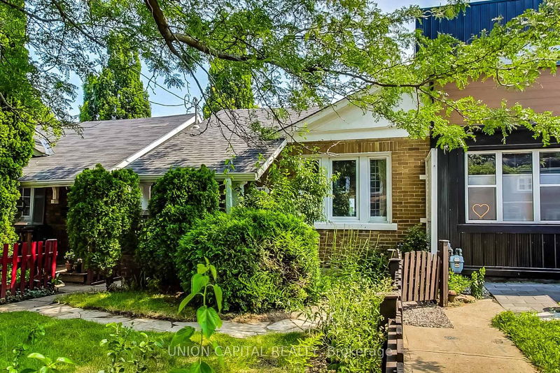 home for lease on Upper-317 Victoria Park Avenue