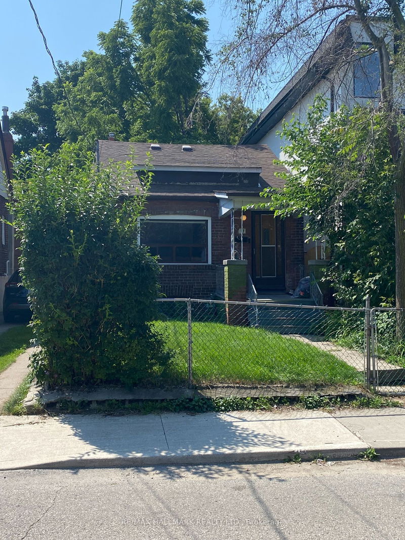 home for lease on 17 Doncaster Avenue
