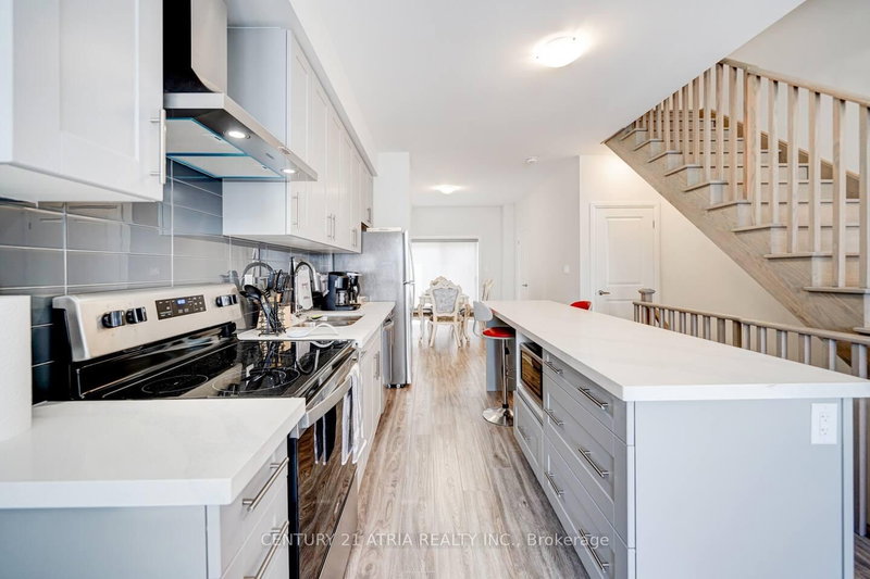 1649 Pleasure Valley Path, Oshawa, L1G 0E3 | Image 3