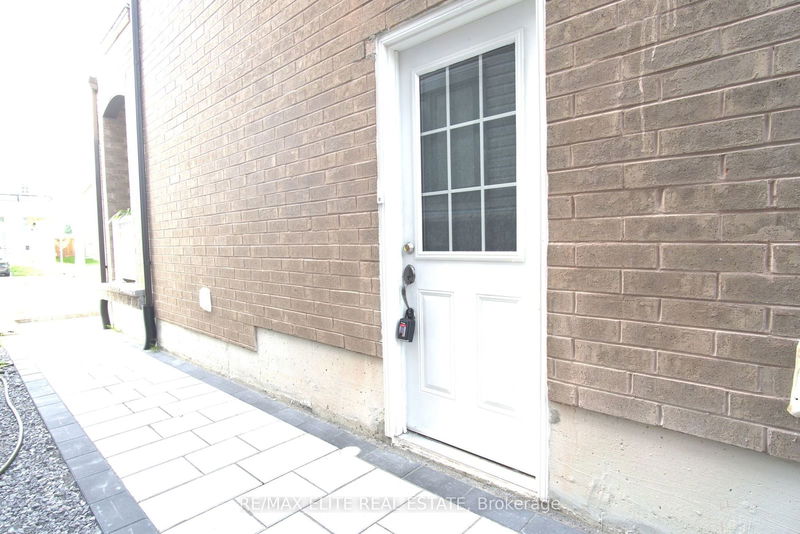 home for lease on Bsmt-177 Douglas Kemp Cres Crescent
