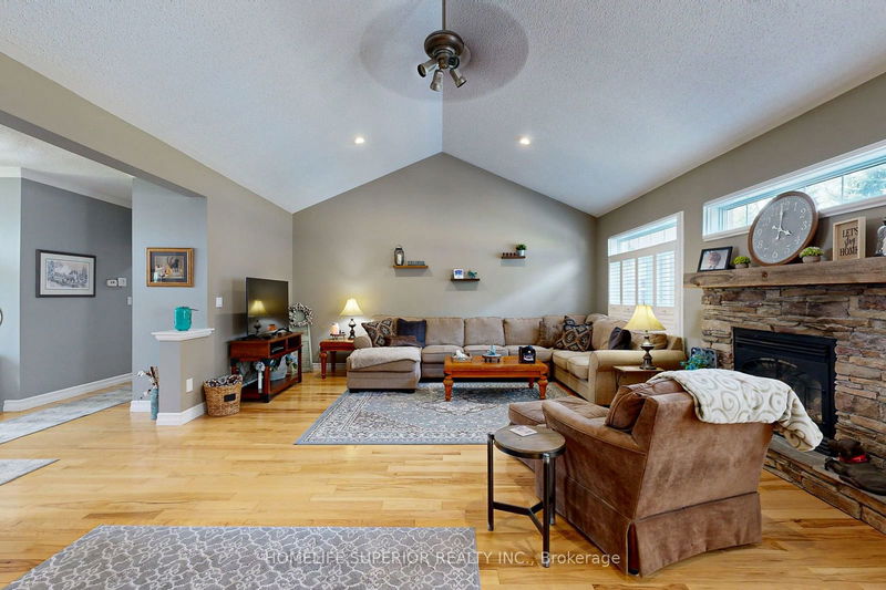 4568 Paynes Cres  Clarington, L0A 1J0 | Image 5