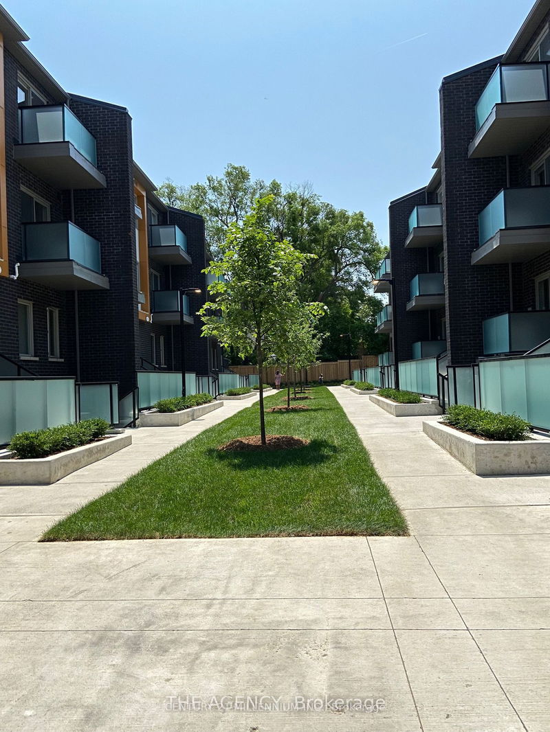 home for lease on 437-2789 Eglinton Avenue E