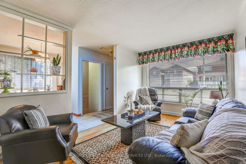 42A Linden Ave  Toronto, M1K 3H5 | Image 11