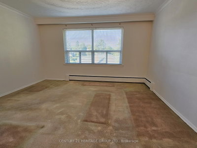 Unit 5 — 423 Pharmacy Avenue — photo 4