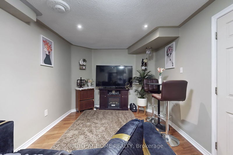 1121 Ridgemount Blvd  Oshawa, L1K 2K9 | Image 18