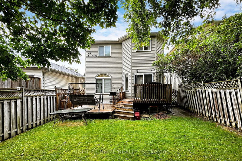 1121 Ridgemount Blvd  Oshawa, L1K 2K9 | Image 25