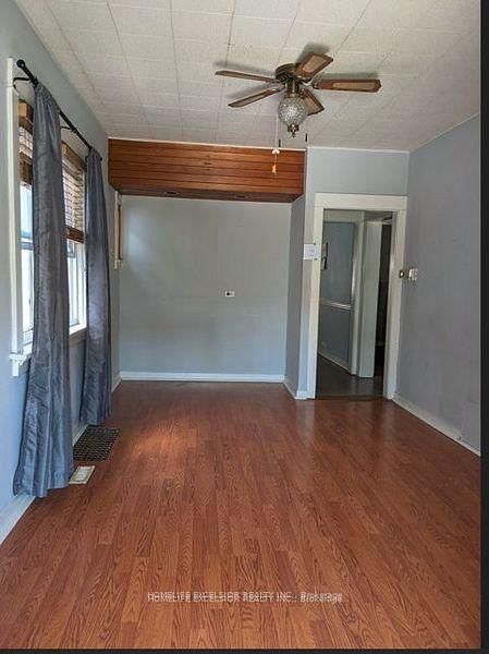home for lease on 304 Lumsden Avenue
