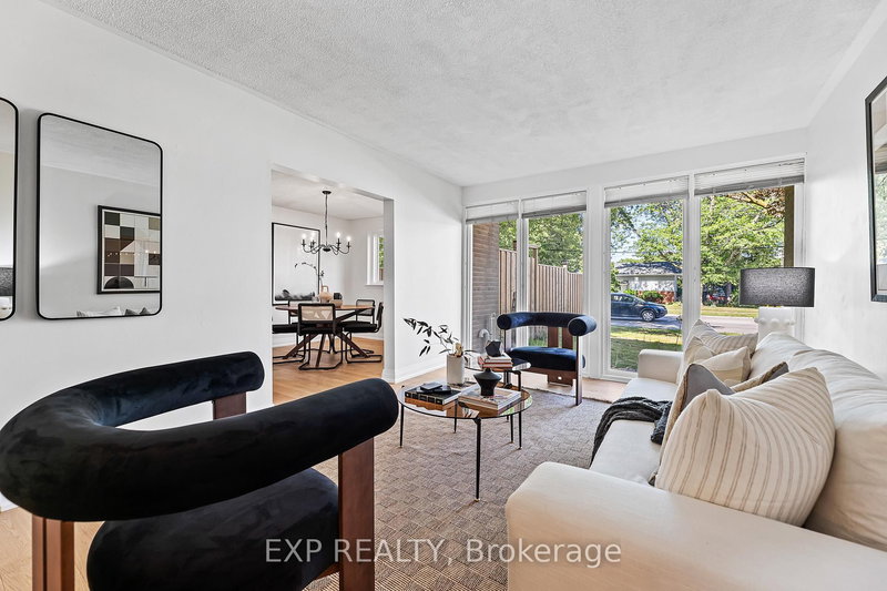 126 Slan Ave, Toronto, M1G 3B9 | Image 2