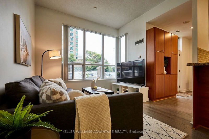 home for lease on TH 128-38 Lee Centre Drive