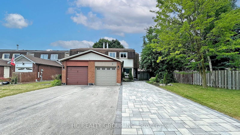 home for sale on 3 Phalen Crescent