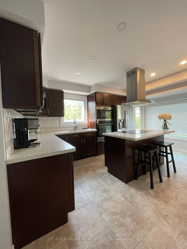 12 Horseshoe Drive