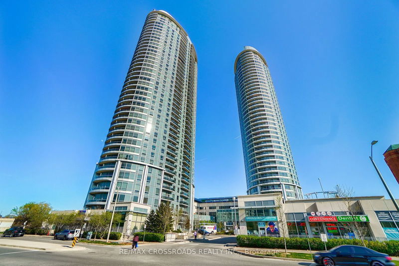 home for lease on 1320-135 Village Green Square