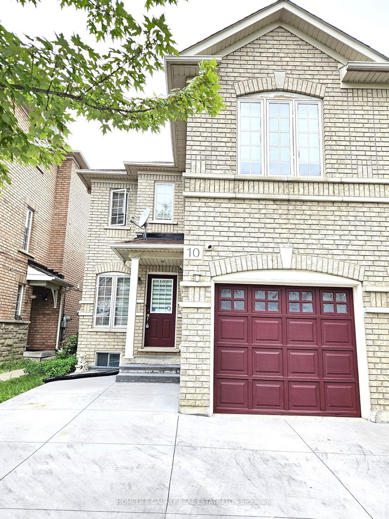 home for lease on 10 Bon Echo Court