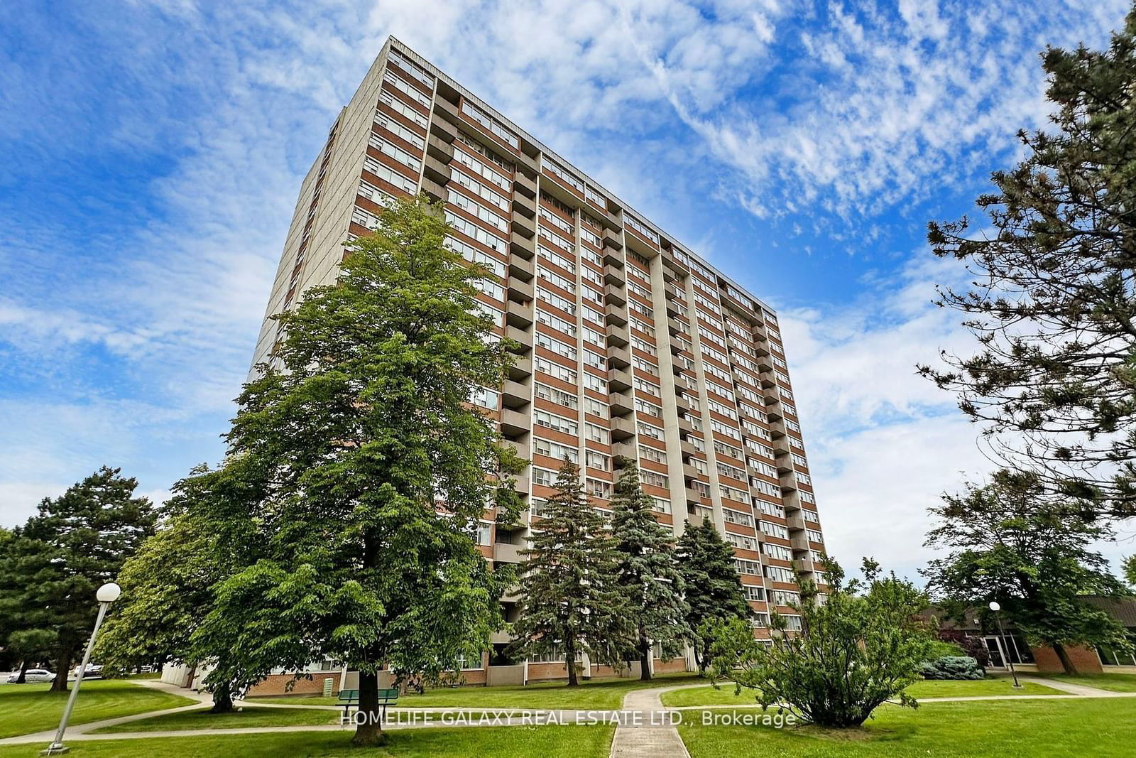 Building at 25 Silver Springs Boulevard, Toronto, L'Amoreaux