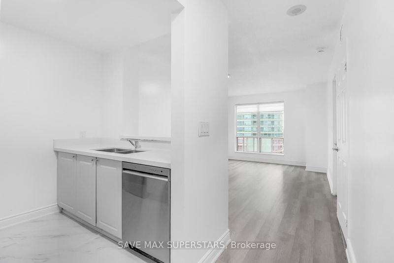  1613 - 1 Lee Centre Dr  Toronto, M1H 3J5 | Image 14