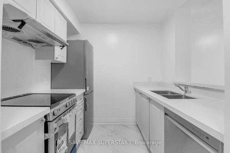  1613 - 1 Lee Centre Dr  Toronto, M1H 3J5 | Image 16