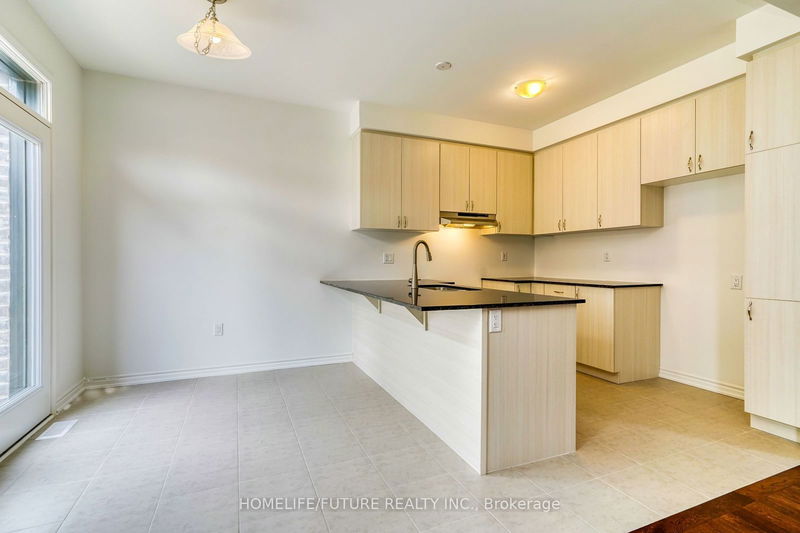 1481 Mockingbird Sq  Pickering, L1X 0N8 | Image 21