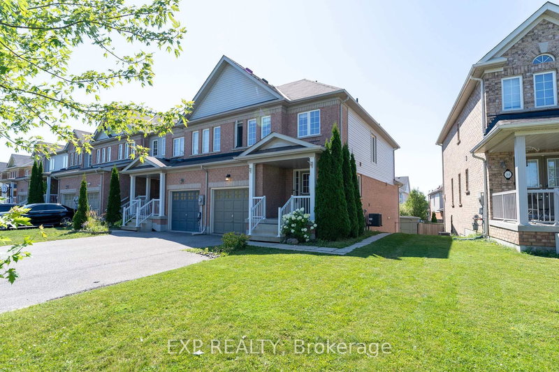 164 Dewell Cres, Clarington, L1E 0B9 | Image 2