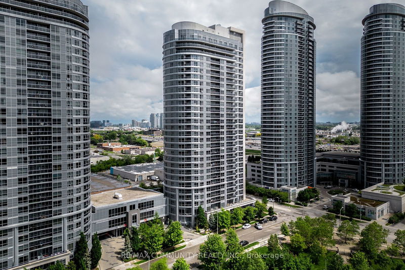 home for lease on PH4-151 Village Green Square